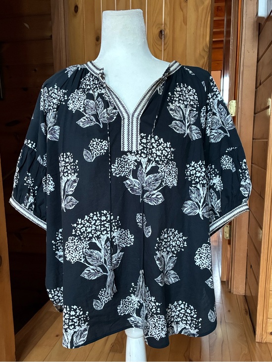 My Danielle Tops - Cotton dark floral puff sleeve tropical print resort top